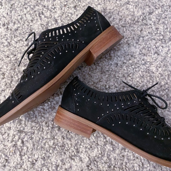 Vince Camuto- Ballari Oxford Shoes - Black - Picture 1 of 4